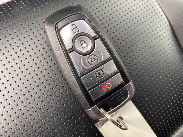 Used 2025 Ford Escape Platinum AWD/4WD image 25