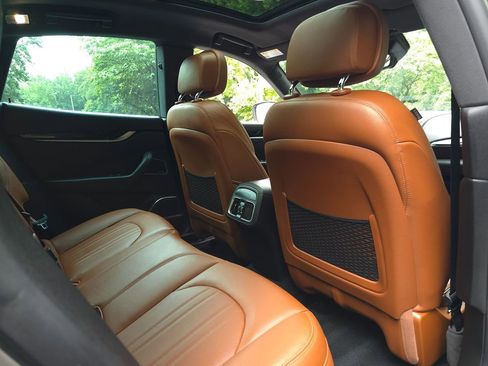 Used 2022 Maserati Levante GT image 19