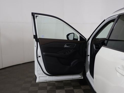 Used 2023 Nissan Rogue Platinum w/ Platinum Premium Package image 22