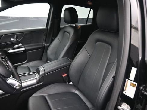 Certified 2025 Mercedes-Benz GLA 250 image 33