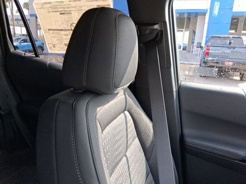 New 2026 Chevrolet Equinox LT w/ Midnight Edition FWD image 17
