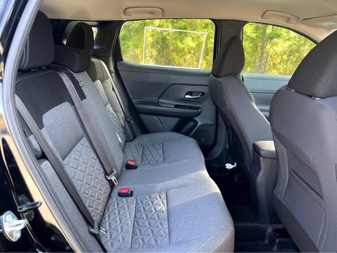 Used 2025 Nissan Kicks SV FWD image 8