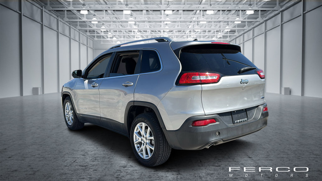 Used 2017 Jeep Cherokee Latitude w/ Comfort & Sound Group FWD image 3