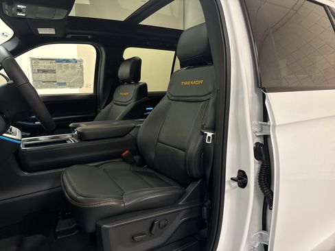 New 2025 Ford Expedition Tremor image 3