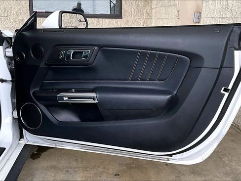 Used 2018 Ford Mustang Premium RWD image 20