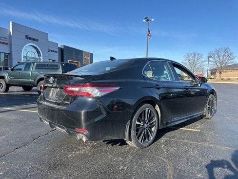 Used 2019 Toyota Camry XSE image 12