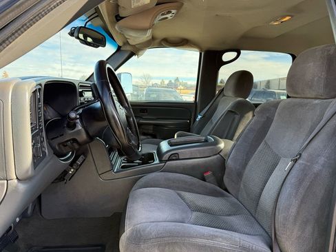 Used 2005 Chevrolet Silverado 2500 LS w/ Heavy-Duty Power Package image 16