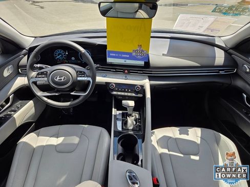Used 2025 Hyundai Elantra Limited FWD image 42