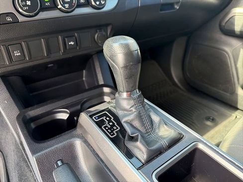 Used 2022 Toyota Tacoma SR5 RWD image 21