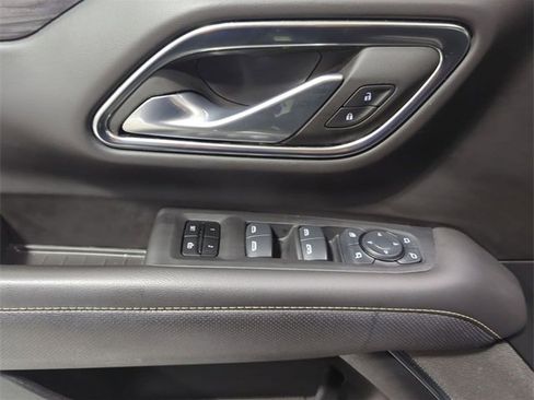 Certified 2024 GMC Yukon SLT w/ SLT Luxury Package image 23