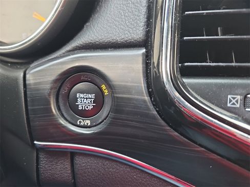 Used 2022 Jeep Grand Cherokee Limited image 29