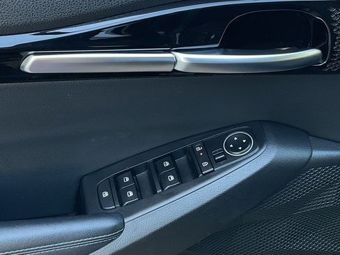 Used 2025 Kia Seltos S image 12