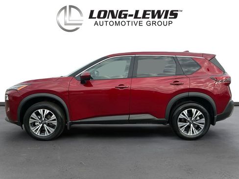 Used 2023 Nissan Rogue SV image 2