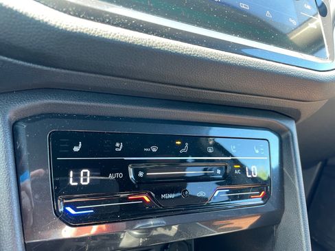 Used 2022 Volkswagen Tiguan SEL R-Line AWD/4WD image 19
