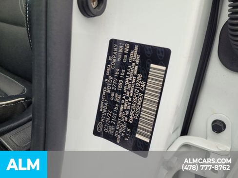 Used 2023 Hyundai Venue Limited w/ Cargo Package image 18