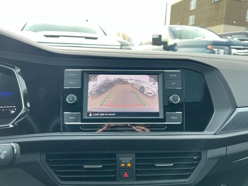 Used 2024 Volkswagen Jetta SE image 19