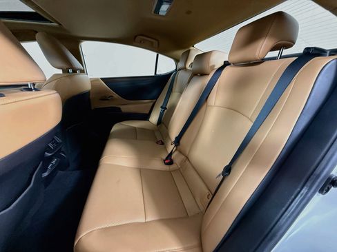 Certified 2024 Lexus ES 350 w/ Premium Package FWD image 22
