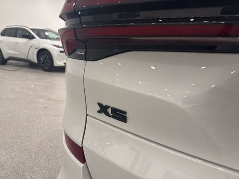 Used 2025 BMW X5 M60i image 13