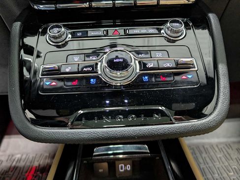 Certified 2022 Lincoln Corsair Reserve image 32