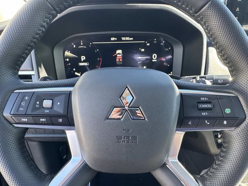 New 2026 Mitsubishi Outlander SEL image 15