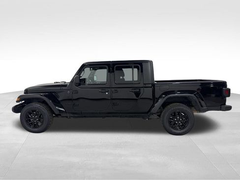 Used 2023 Jeep Gladiator Sport AWD/4WD image 13