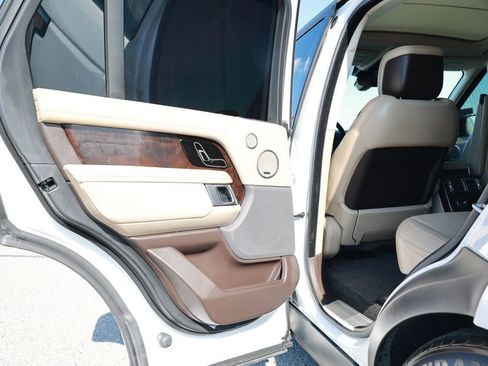 Used 2018 Land Rover Range Rover HSE image 33