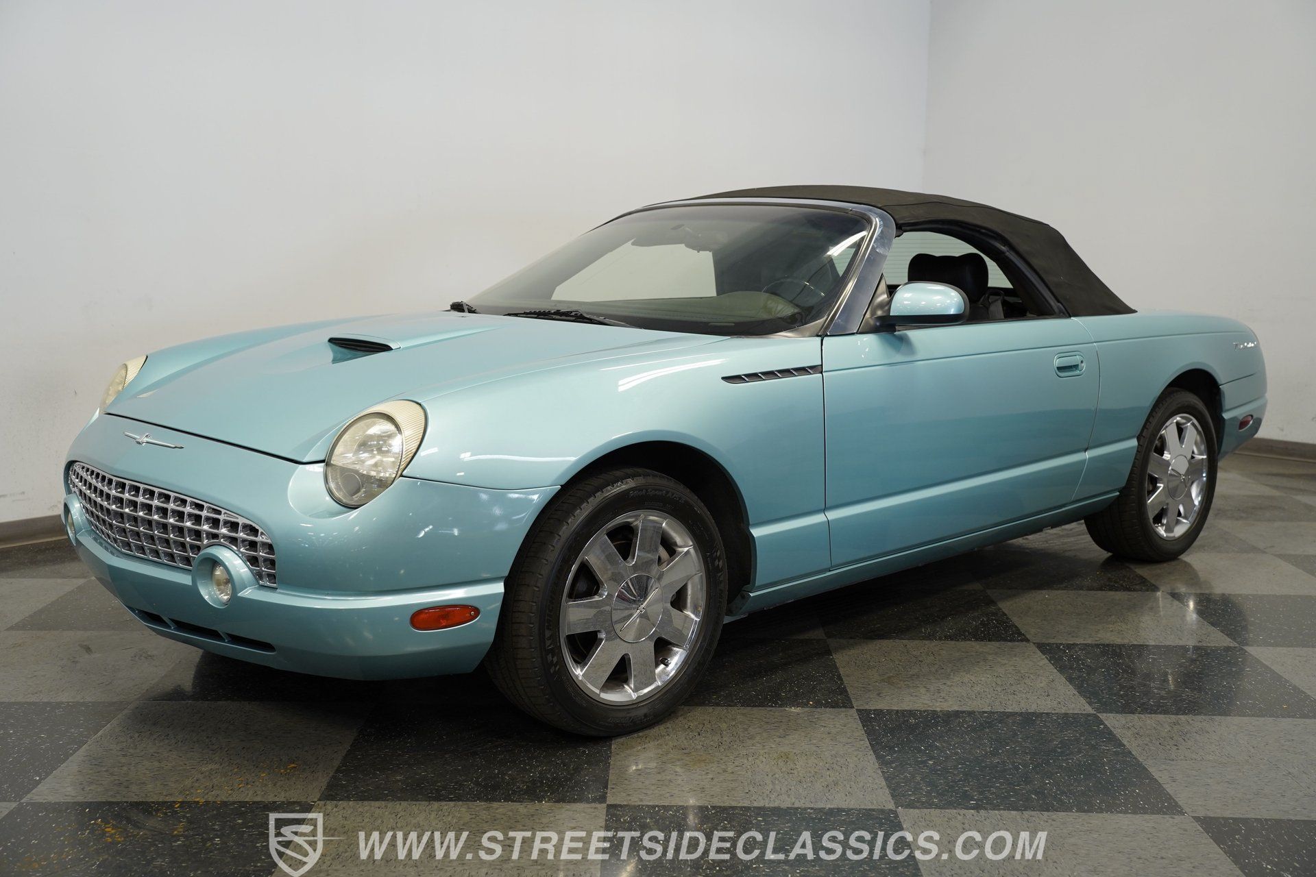 Used 2002 Ford Thunderbird RWD image 28