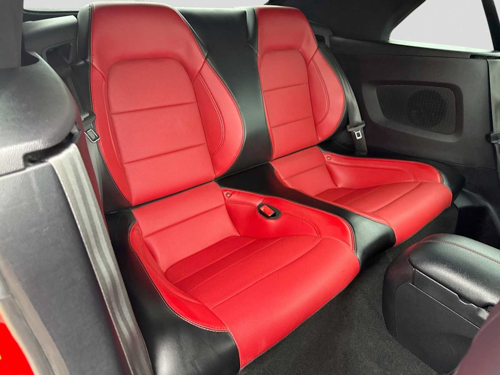 Used 2019 Ford Mustang Premium w/ Equipment Group 201A RWD image 17