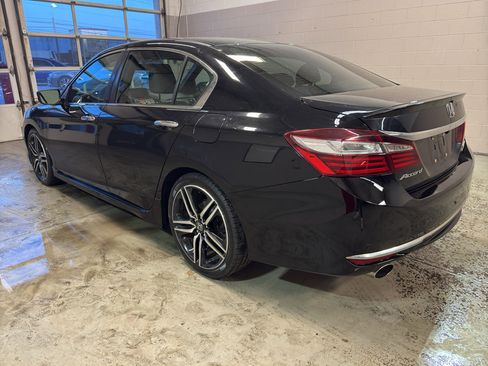 Used 2017 Honda Accord Sport Special Edition image 4