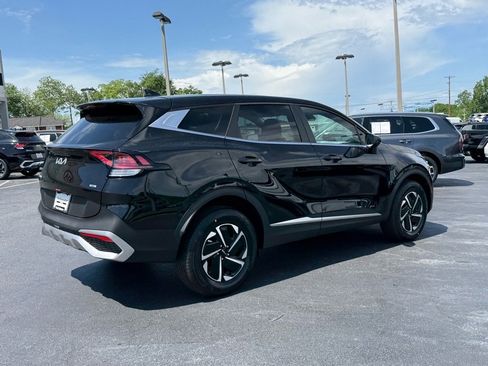 New 2025 Kia Sportage LX image 3
