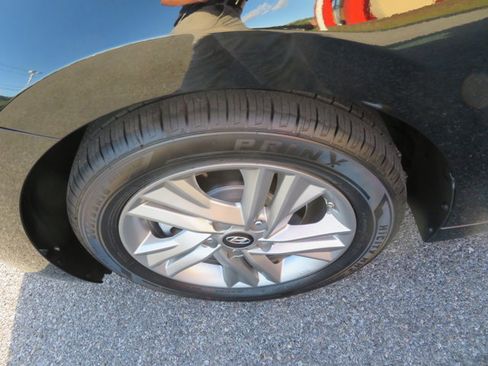 Used 2020 Hyundai Elantra SEL image 9