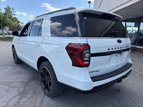 Used 2024 Ford Expedition Limited AWD/4WD image 8