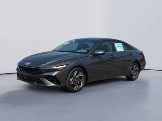 New 2025 Hyundai Elantra SEL w/ Cargo Package FWD video 3