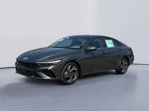 New 2025 Hyundai Elantra SEL w/ Cargo Package FWD image 3