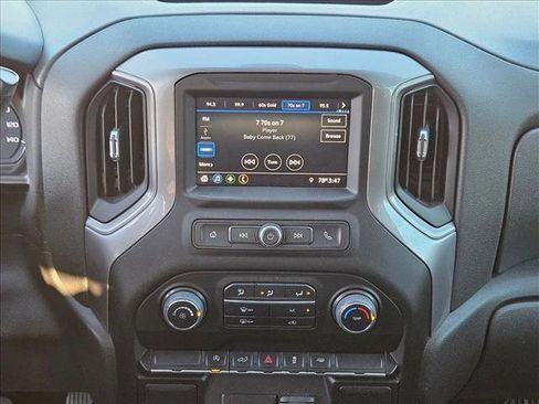 Used 2022 Chevrolet Silverado 1500 Custom image 12