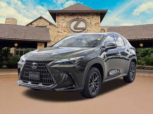 Used 2025 Lexus NX 250 FWD w/ Towing Package (2000 Lbs) image 4
