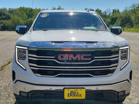 Used 2024 GMC Sierra 1500 SLT w/ SLT Premium Plus Package AWD/4WD image 2
