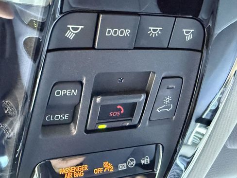 Used 2023 Toyota Venza Limited AWD/4WD image 25