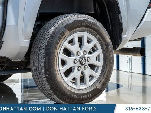 Used 2025 Toyota Tacoma SR5 w/ SR5 Upgrade Package AWD/4WD image 35