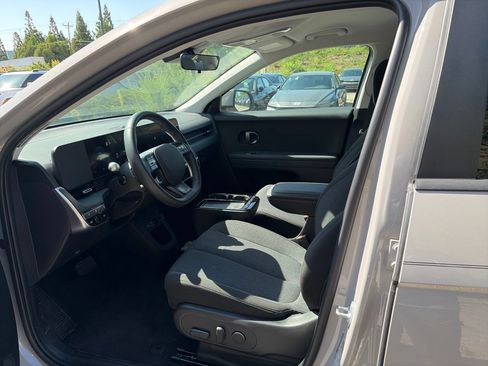 Used 2025 Hyundai Ioniq 5 SE RWD image 9