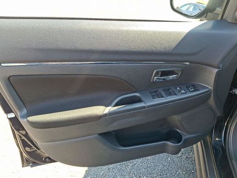 Used 2024 Mitsubishi Outlander Sport SE image 13