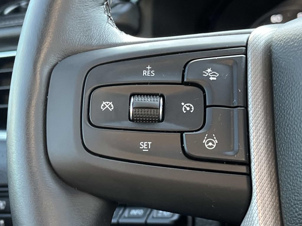 Used 2023 GMC Yukon XL Denali w/ Advanced Technology Package AWD/4WD image 43