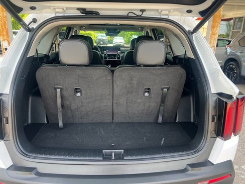 Certified 2023 Kia Sorento X-Line EX AWD/4WD image 12