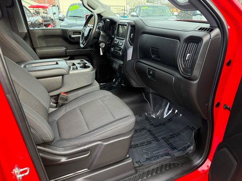 Used 2019 Chevrolet Silverado 1500 Custom w/ Custom Value Package image 17