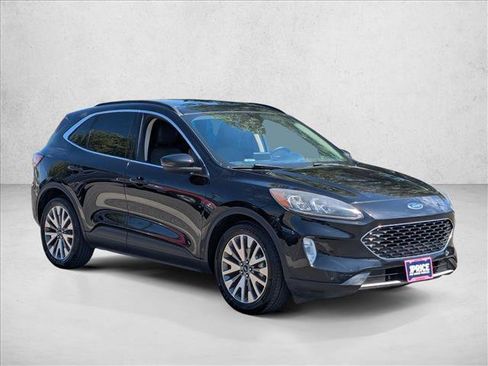 Used 2020 Ford Escape Titanium w/ Titanium Premium Package 2.0 FWD image 3
