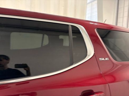 Used 2018 GMC Acadia SLE FWD image 9