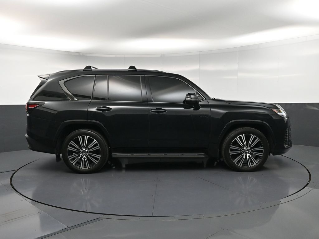 Used 2024 Lexus LX 600 4WD w/ Appearance Package image 9