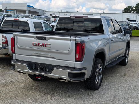 Used 2022 GMC Sierra 1500 SLT w/ SLT Premium Plus Package AWD/4WD image 6