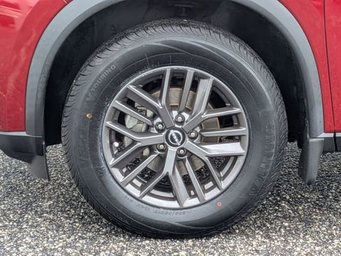 Used 2023 Nissan Rogue S image 33