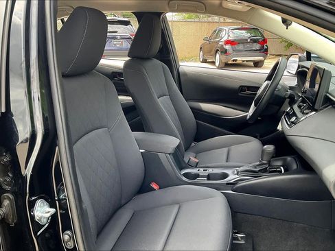Used 2023 Toyota Corolla LE image 9